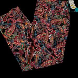 Women’s trippy patterned jeans.